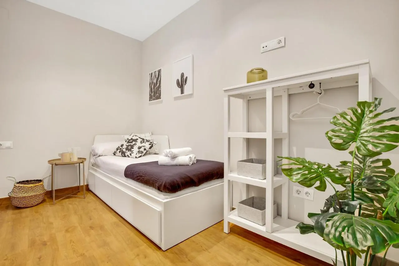 Modern & Quite Appartment At Larios Malaga 0*,
